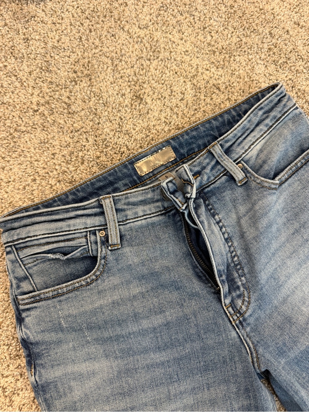 light wash flare KUT jeans - Picture 4 of 6